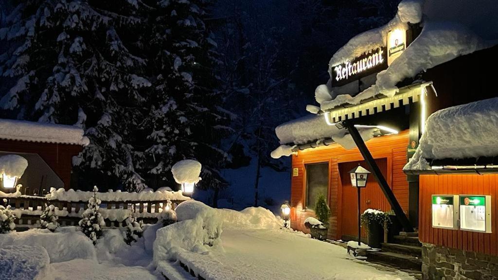 Gasthof Paluda - Pizzeria Dalaas Buitenkant foto